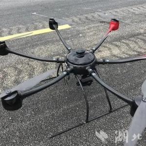 黄石特警启用科卫泰无人机巡堤：落雨不怕，大风也不怕，最远能飞10公里 ...